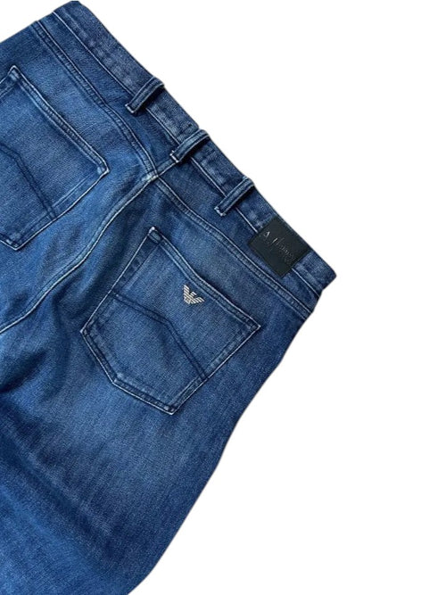 modadeclase Vintage Armani Jeans in Marineblau mit Straight Fit und Logo-Patch auf der Gesäßtasche