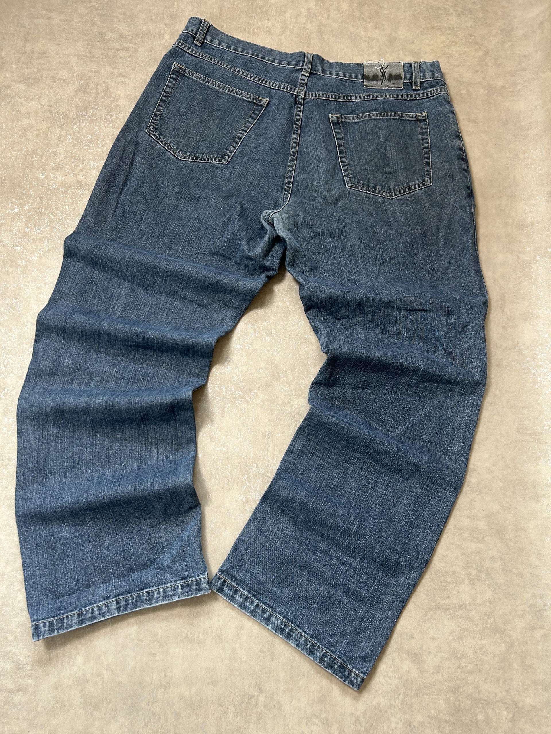 Vintage Yves Saint Laurent Herren Straight Fit Jeans – Natural Indigo Dye YSL Monogramm W38 L32 | Moda de Clase