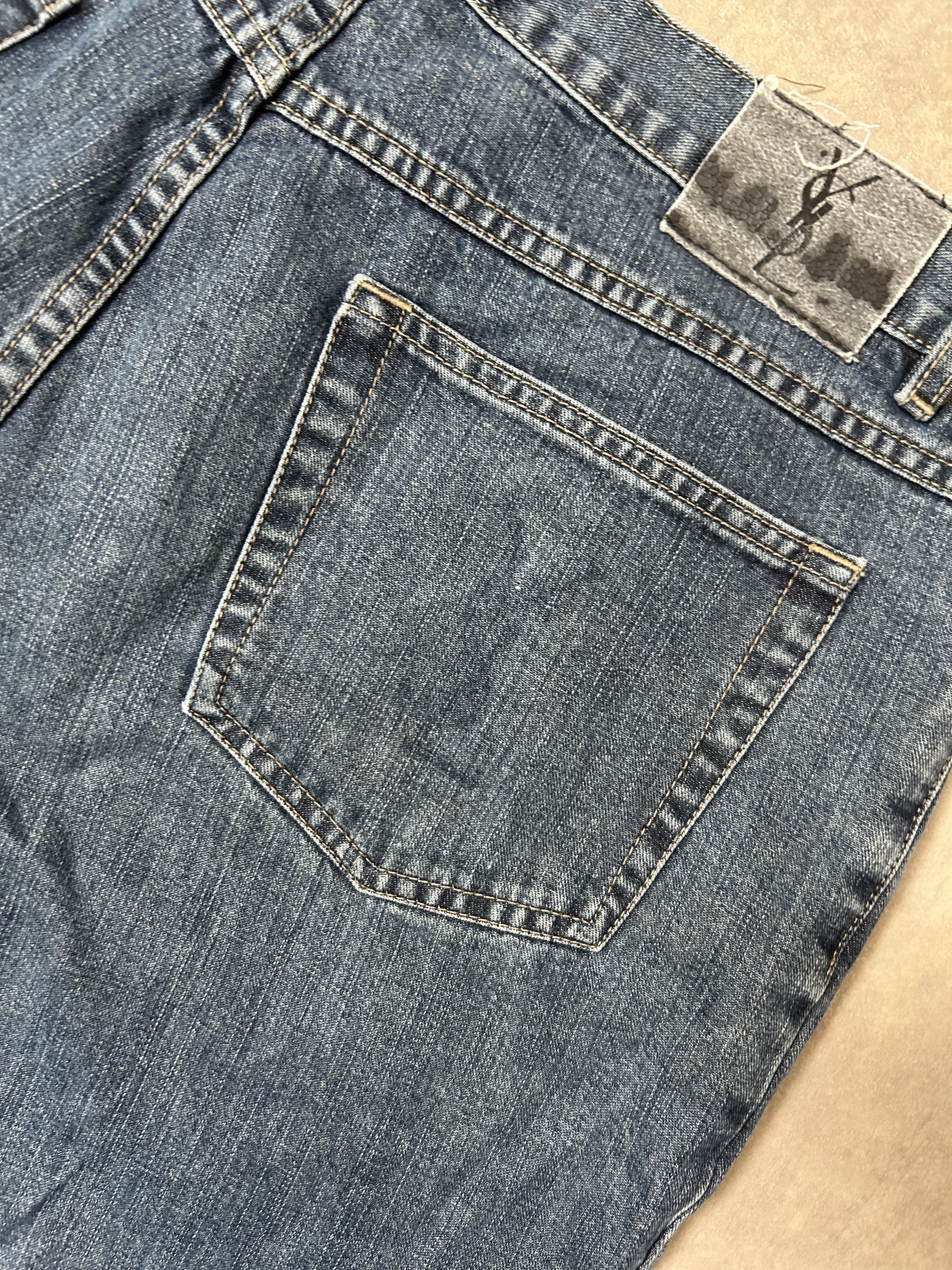 Vintage Yves Saint Laurent Herren Straight Fit Jeans – Natural Indigo Dye YSL Monogramm W38 L32 | Moda de Clase