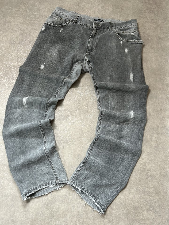 Vintage Dolce & Gabbana Herren Straight Fit Jeans – Cool Grey Distressed Silberne D&G Metallplatte ca. W32-33 | Moda de Clase