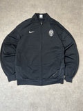 Vintage Nike x Juventus FC Trainingsjacke – All-Black Juventus Wappen Swoosh Gr. M (Oversized Look) | Moda de Clase