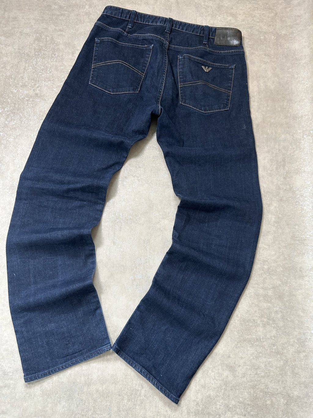 Vintage Armani Jeans Herren Straight Fit Jeans – Dark Navy Indigo Silberner EA Adler W32 | Moda de Clase