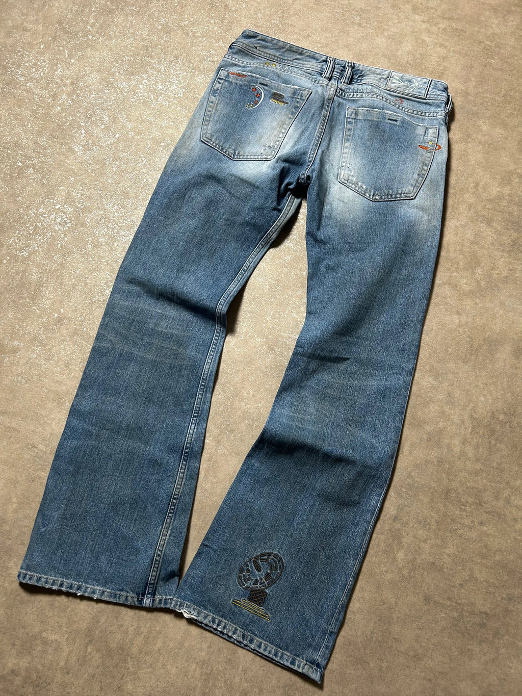 Vintage Diesel -Jeans Bootcut Mid Waist – Blau – Detailansicht