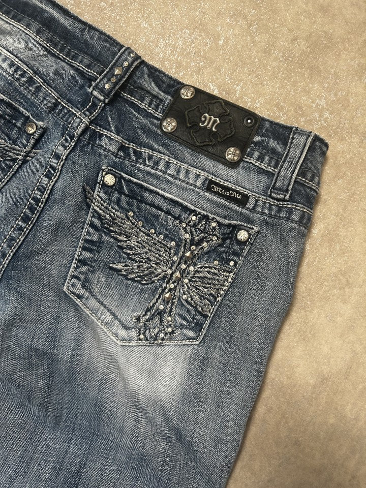 Vintage Miss Me Damen Skinny Jeans – Kreuz-Flügel Embroidery Kristall-Nieten Medium Blue W30 | Moda de Clase