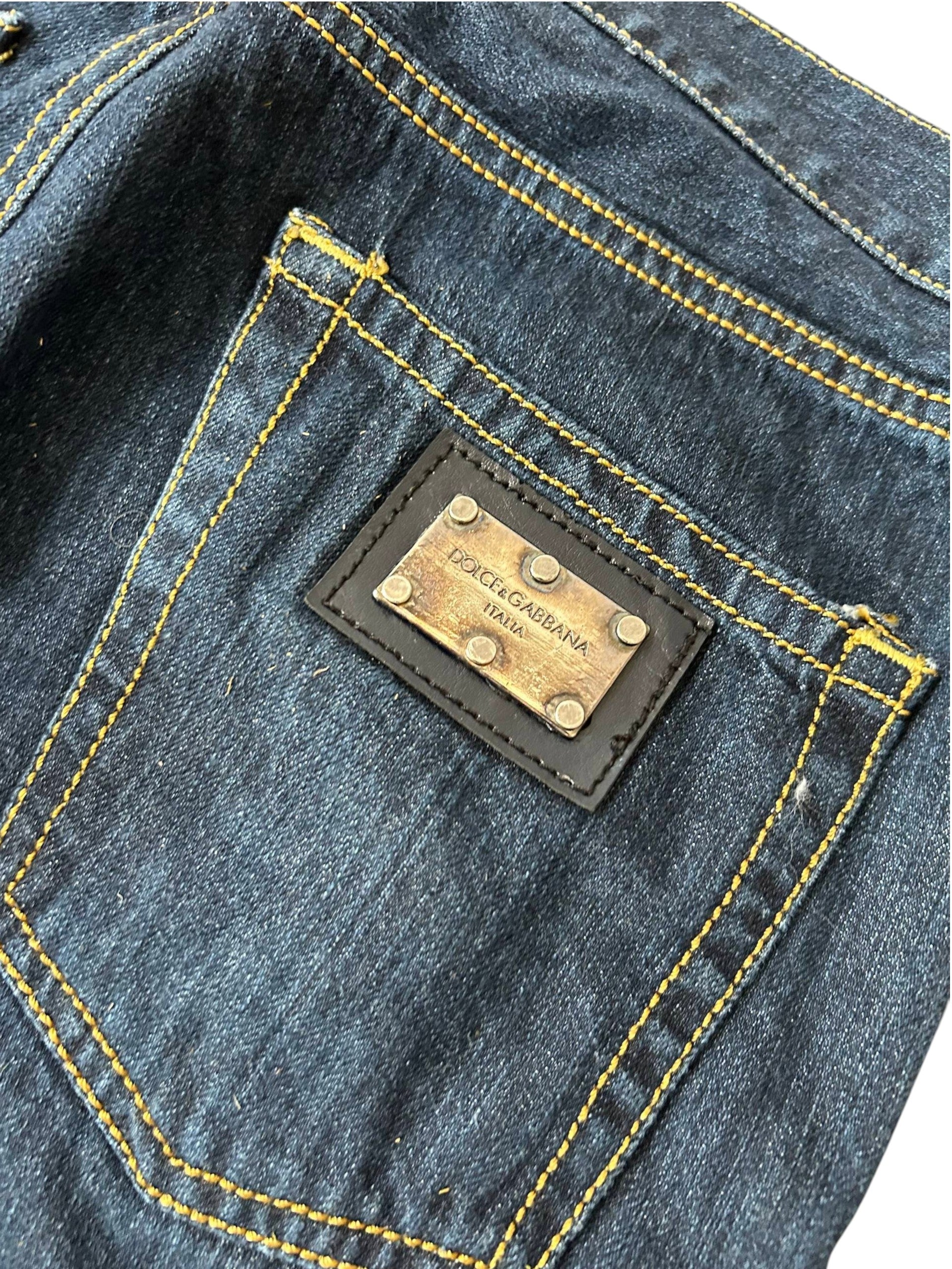 Dolce & Gabbana Jeans Detail Messing-Plakette Leder-Patch gelbe Kontrastnähte