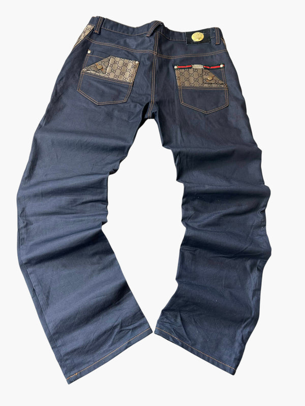 Gucci Arkansas Straight Fit Jeans Dark Navy Rückseite GG-Monogramm Canvas Taschen Web-Streifen goldener Knopf