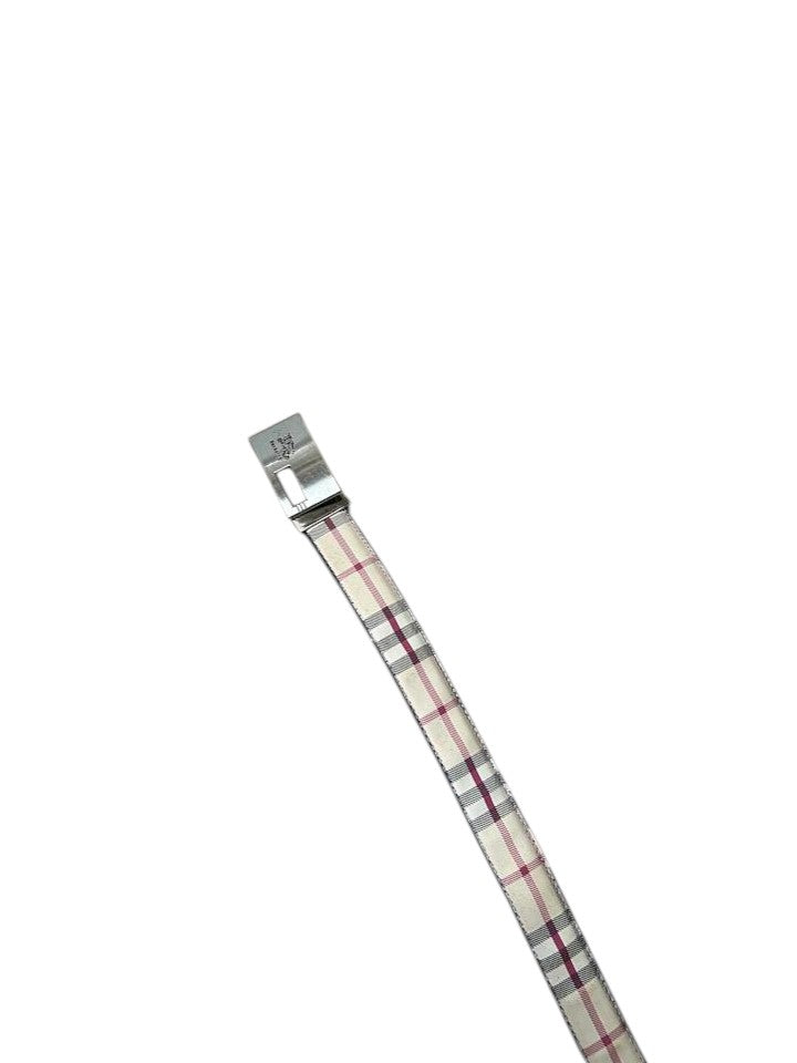 Burberry Nova Check Wendegürtel ausgestreckt Nova Check Muster Detail