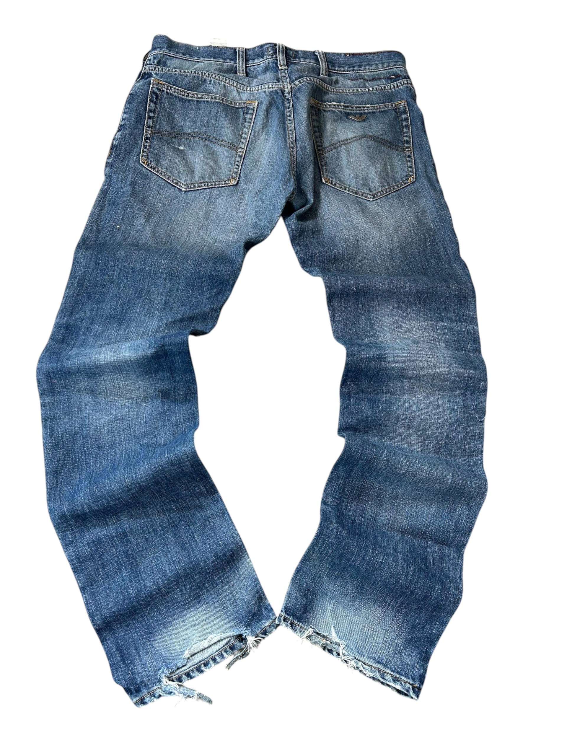 Armani Jeans Distressed Straight Fit Rückseite Medium Blue ausgefranster Saum starke Waschung