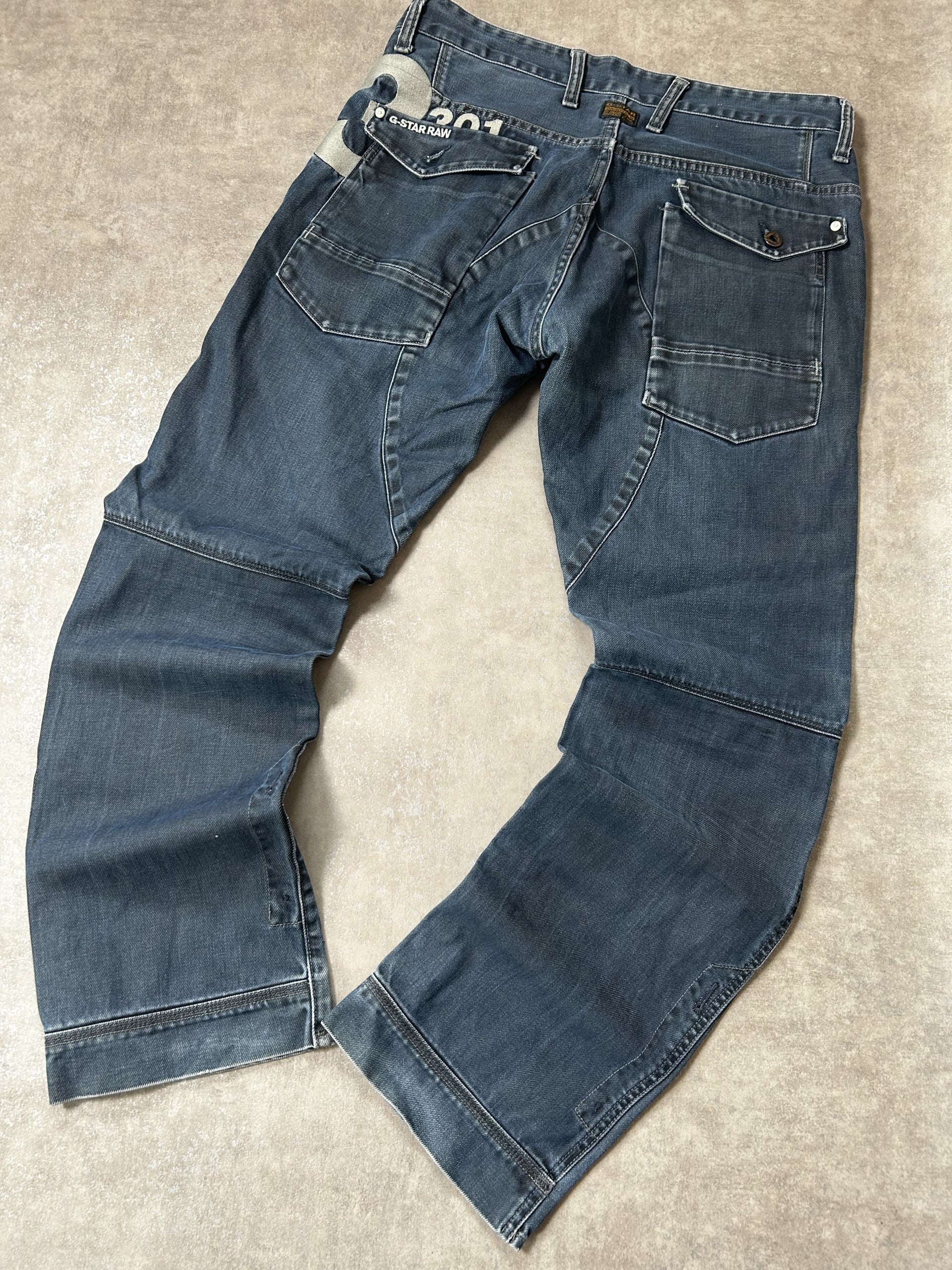 Vintage G-Star RAW Herren-Jeans 3301 Straight Fit Dunkelmarineblau Multi-Pocket Cargo – Detailansicht