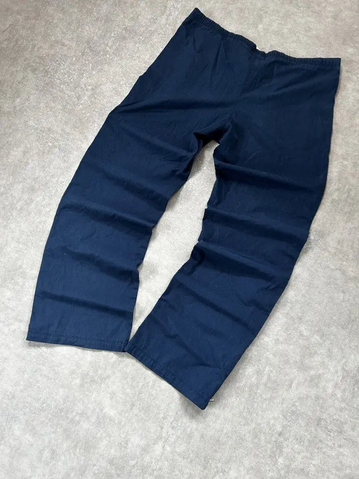 Vintage Nike Trackpants Marineblau Weiß Seitenstreifen – M – Detailansicht