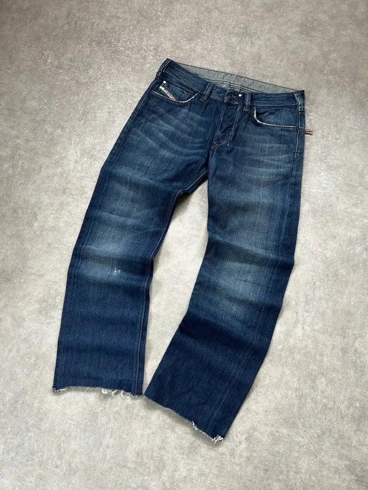 Vintage Diesel Herren-Jeans Straight Baggy Fit Dunkelblau – S-M – Detailansicht