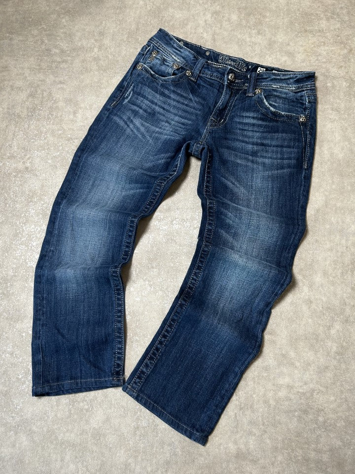 Vintage Miss Me Damen-Jeans Straight Fit Peace Crystal Marineblau – Detailansicht