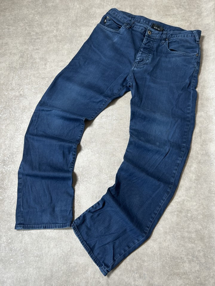 Vintage Armani Jeans Herren-Jeans Straight Fit Klassisches Marineblau – Detailansicht