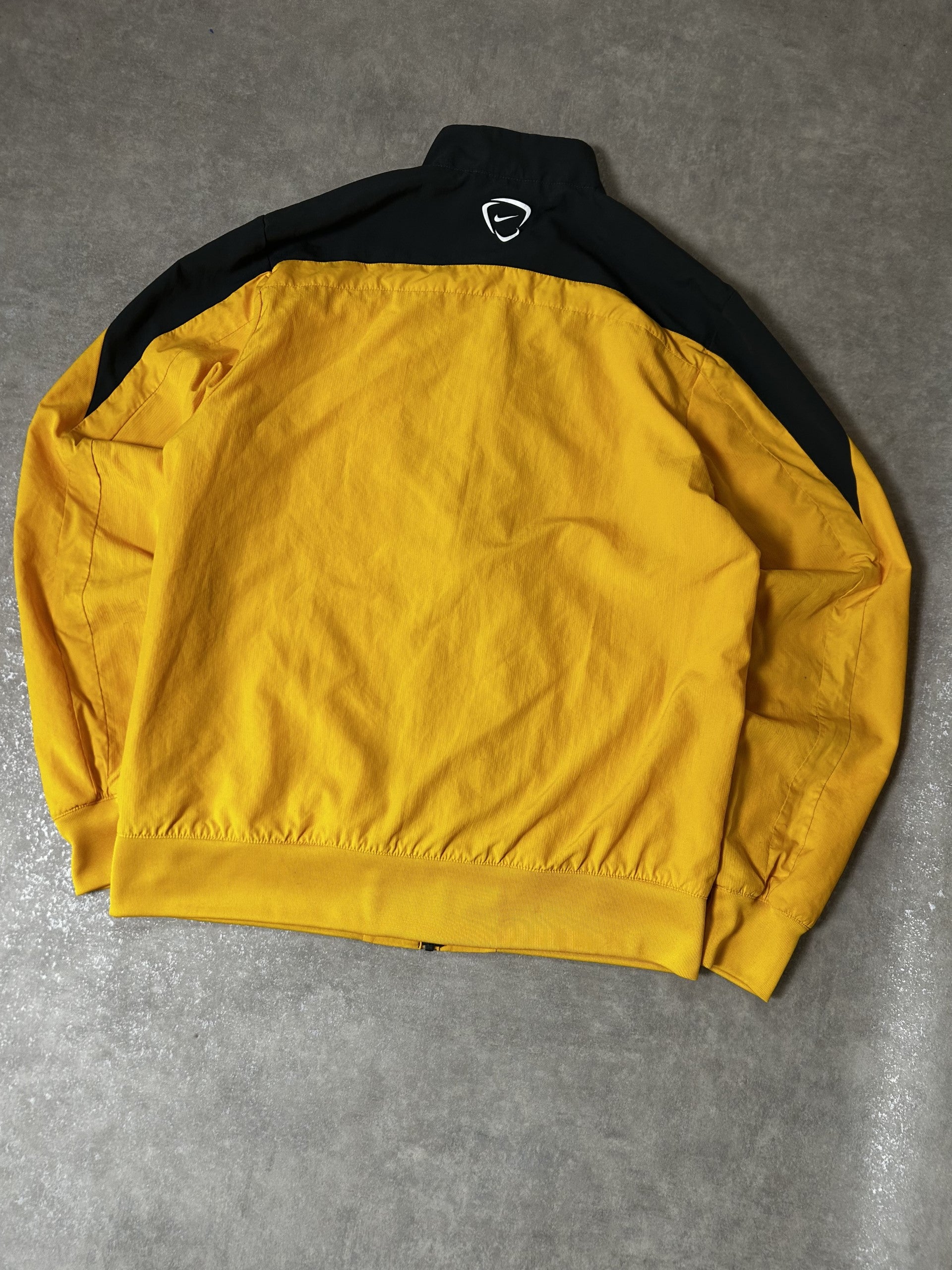 Vintage Nike x Juventus Turin Herren Trainingsjacke Vollreißverschluss Fußball-Erbe Gelb Schwarz – Detailansicht