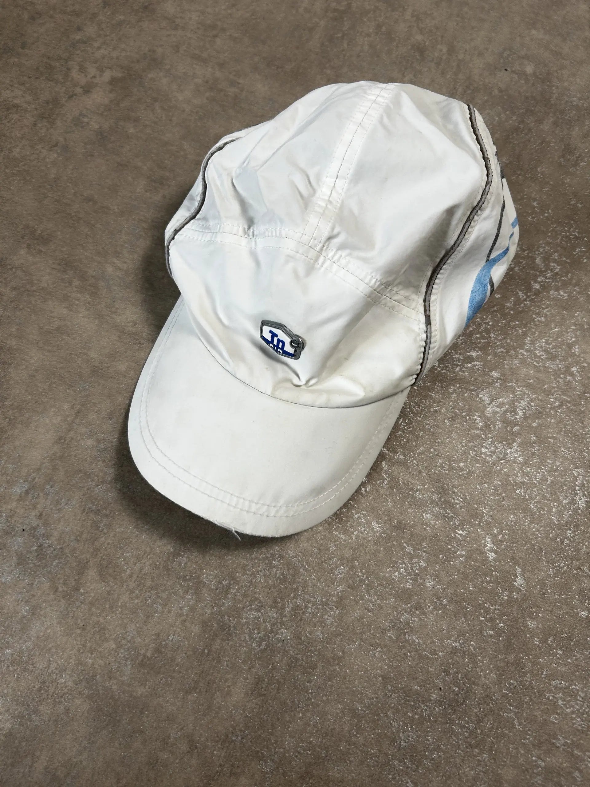 Vintage Nike TN Cap Weiß – Blauer Swoosh Detail | One Size