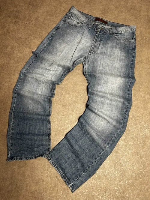 Vintage Richmond Jeans Dunkelblau – "RICH" Rückendruck | Größe 52 – Detailansicht