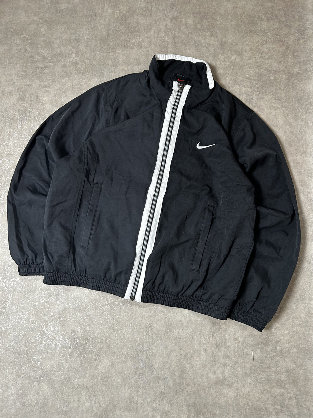 Vintage Nike Herren Trainingsjacke Vollreißverschluss Windbreaker Schwarz Weißes Streifendetail