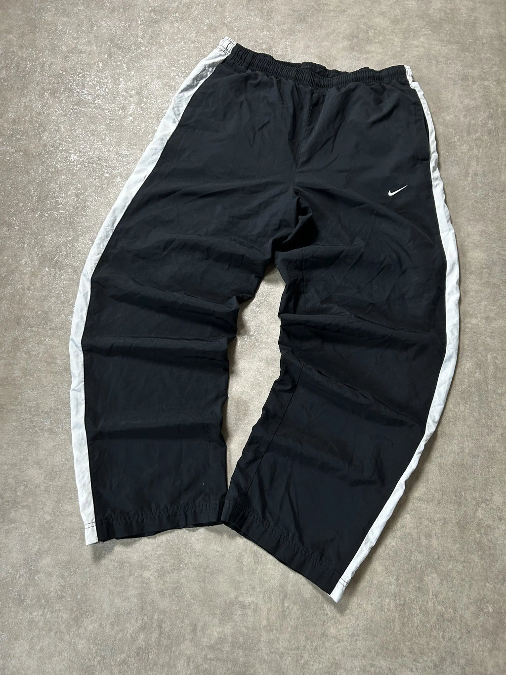 Vintage Nike Trackpants Schwarz Weiß Seitenpaneele – M