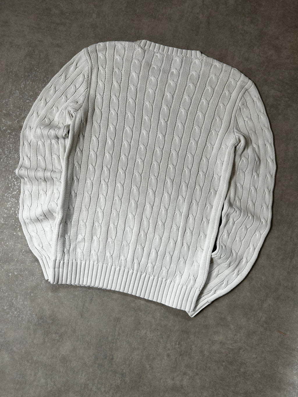 Vintage Polo Ralph Lauren Damen Zopfmuster-Strickpullover Rundhals Weiß Goldenes Pony – Detailansicht
