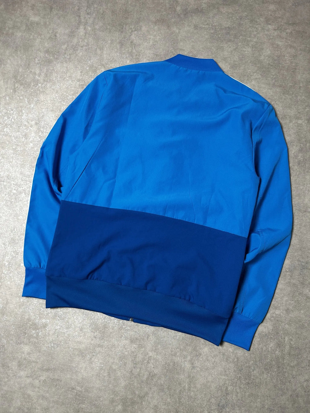 Vintage Adidas Real Madrid Trainingsjacke Blau – Klassische Drei Streifen | Größe S – Detailansicht