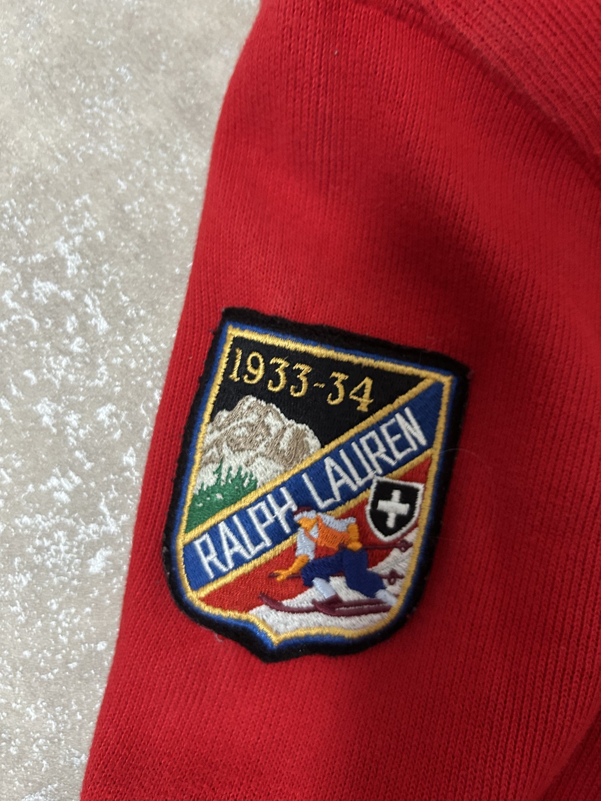 Vintage Polo Ralph Lauren Quarter-Zip Sweatshirt – Satt-Rot Big Pony 1933-34 Ski-Patch Gr. M | Moda de Clase